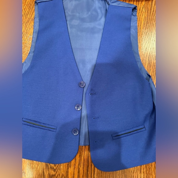 Boys blue suit with vest size 7 - Picture 4 of 4